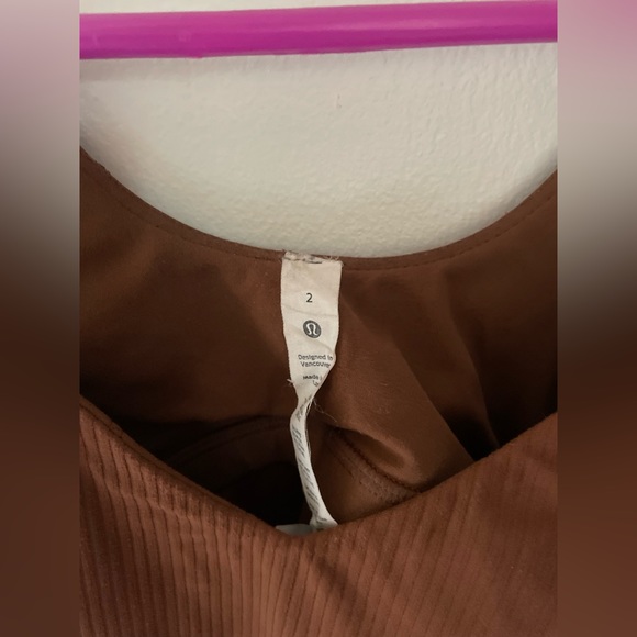 lulu align tank - Picture 3 of 3